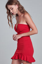 Load image into Gallery viewer, Out on the town red strapless dress